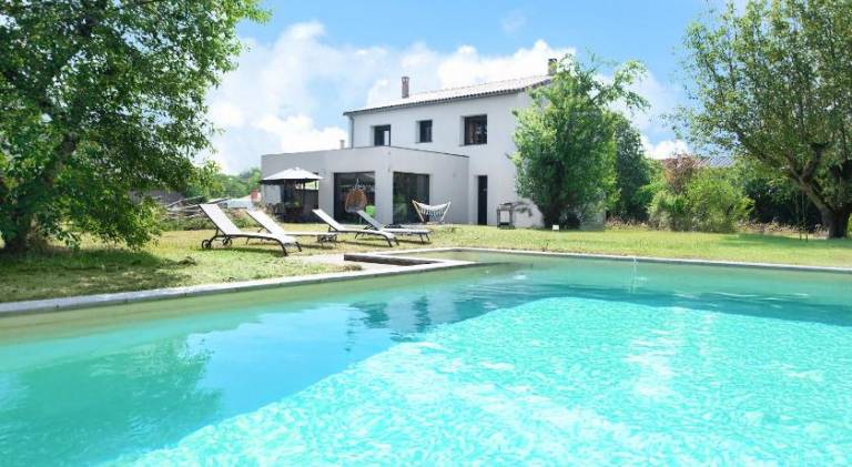 Villa with pool in Castres