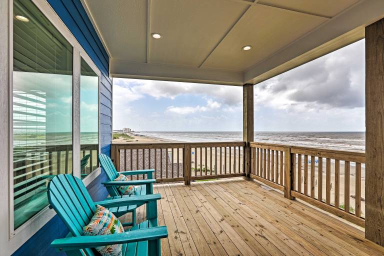 ‘Villa Azul’ Home in Galveston w/ Ocean-View Deck! — photo 2