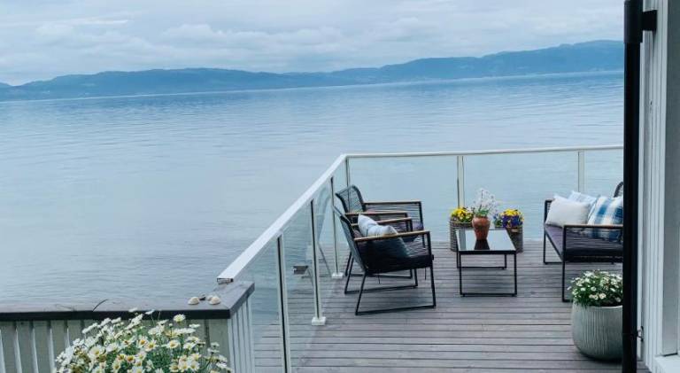 Apartment with terrace & yard — photo 4