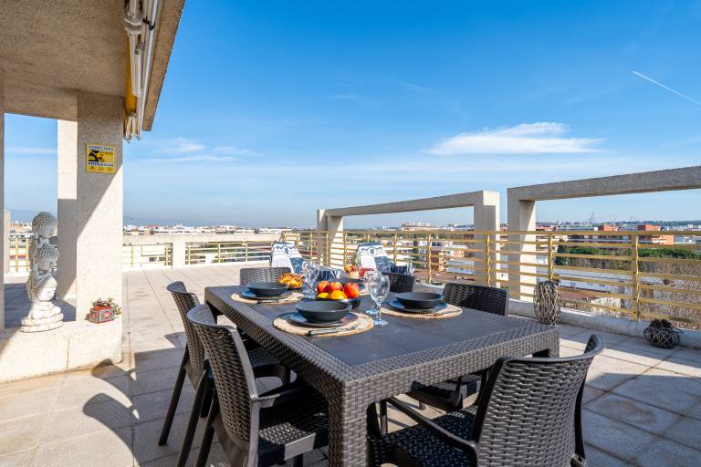 'Salou Beach' Apartment with Sea View, Wi-Fi and Air Conditioning — photo 3
