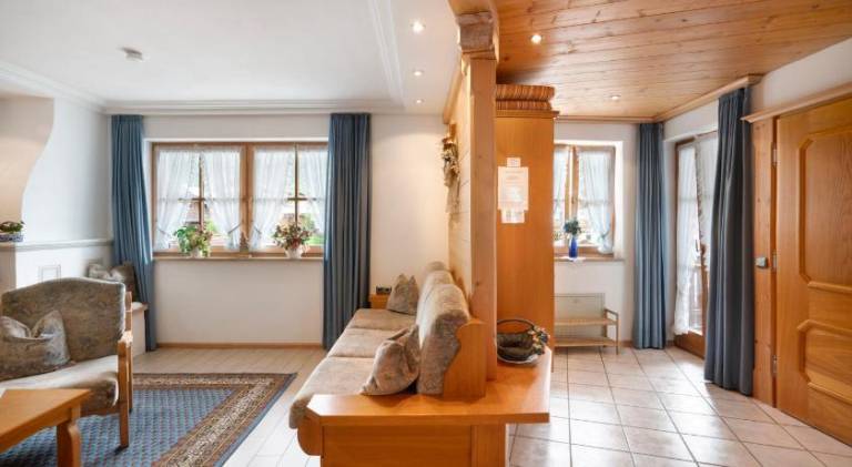 Holiday apartment with barbecue, sauna & garden — photo 5