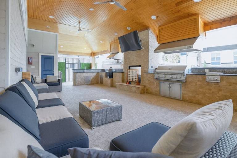 Apartment  Oak Forest/ Garden Oaks