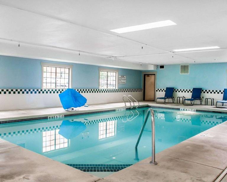 Comfort Inn & Suites Hamburg - Buffalo South — photo 4