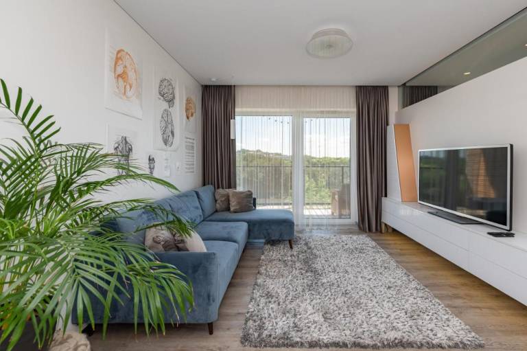 Rental apartment with terrace | River view — photo 2