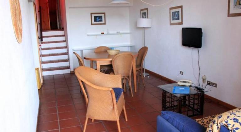 Serviced apartment with yard & patio | Close to the beach | Perfect for remote work | Pet-friendly — photo 5