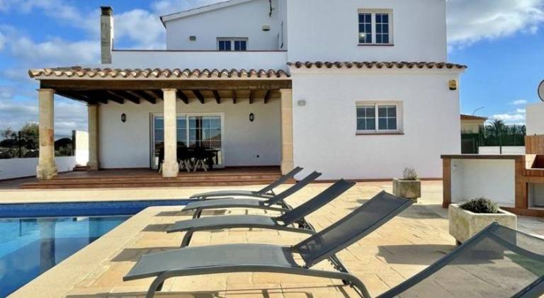 Villa with terrace, private pool & barbecue — photo 3