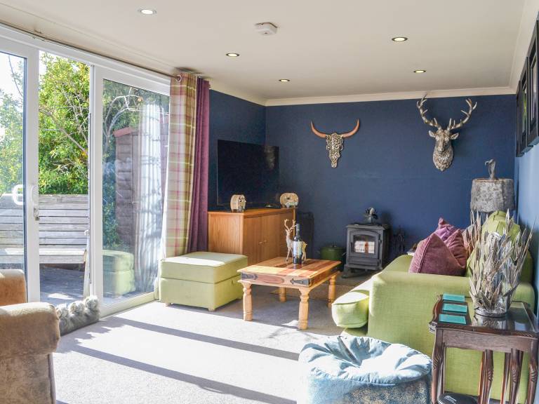 Cottage with garden | Water view — photo 2