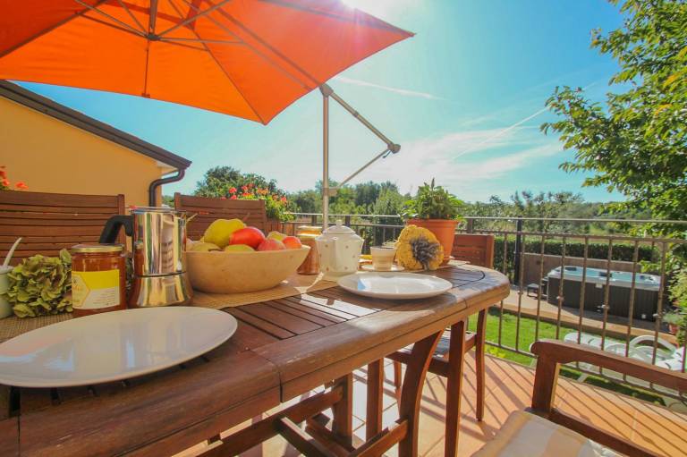 Fully equipped house with garden, terrace & hot tub | Perfect for remote work | Pets allowed — photo 5
