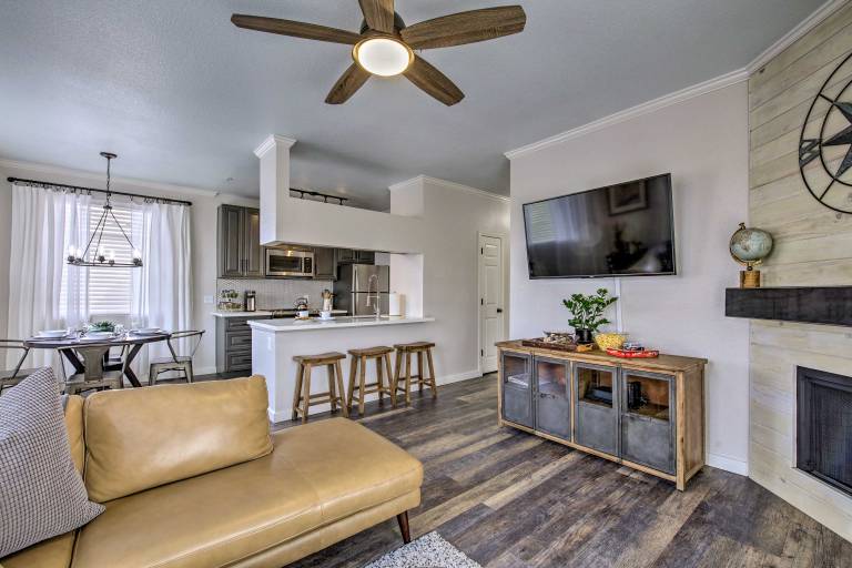 Modern Phoenix Condo w Resort Pool & Spa