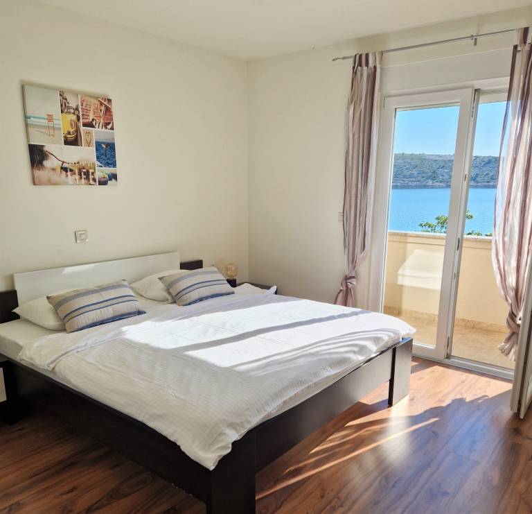 Three bedroom apartment near beach Barbat, Rab (A-11797-a) in Rab