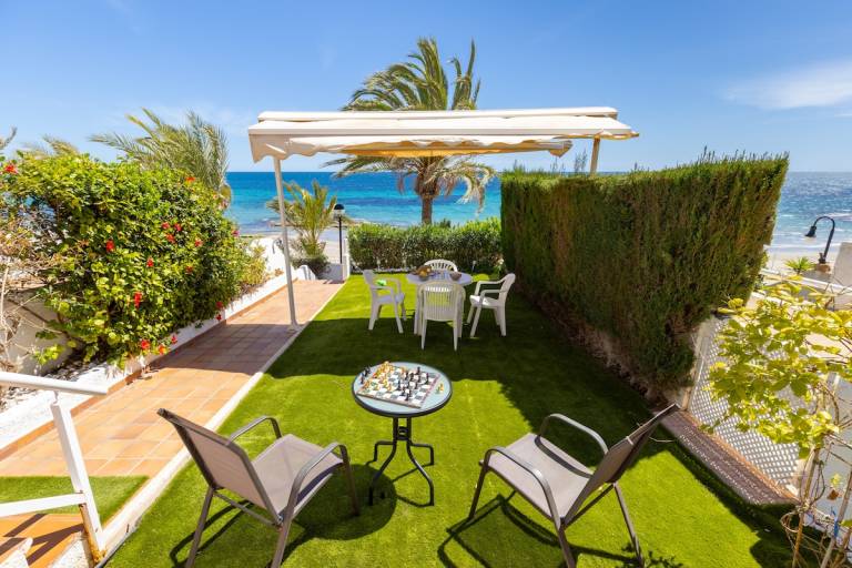 Villa with garden, pool & patio | Water view — photo 3