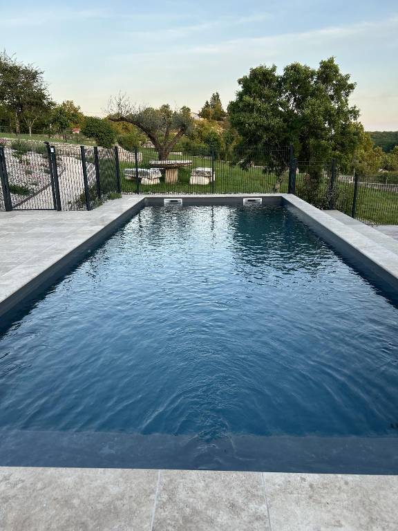 House with pool & grill — photo 2