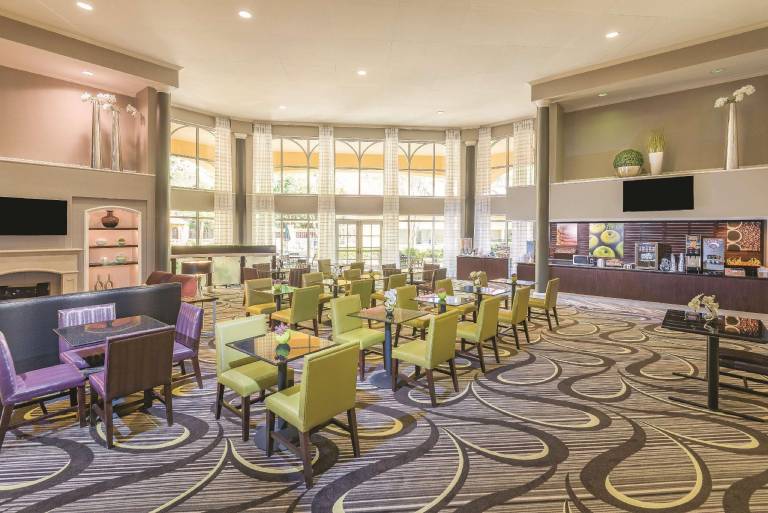 La Quinta Inn & Suites by Wyndham Univ Area Chapel Hill — photo 4