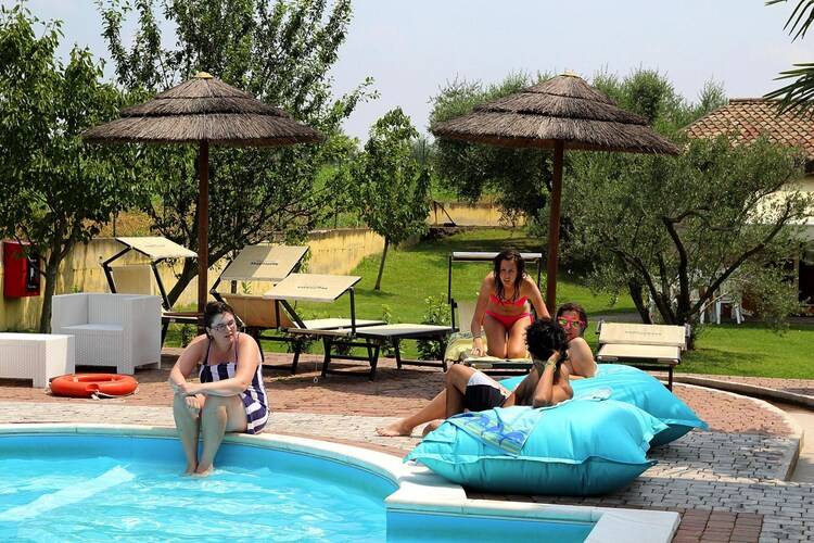 Holiday apartment with patio & pool — photo 2