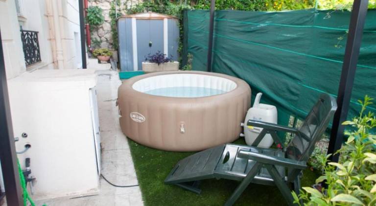 Fully equipped pleasant rental apartment with jacuzzi, garden & patio | Perfect for remote work | Pets are welcome — photo 4