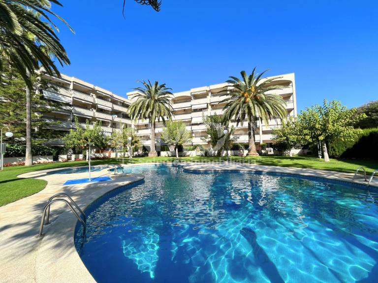 Apartment with patio & pool in Cambrils