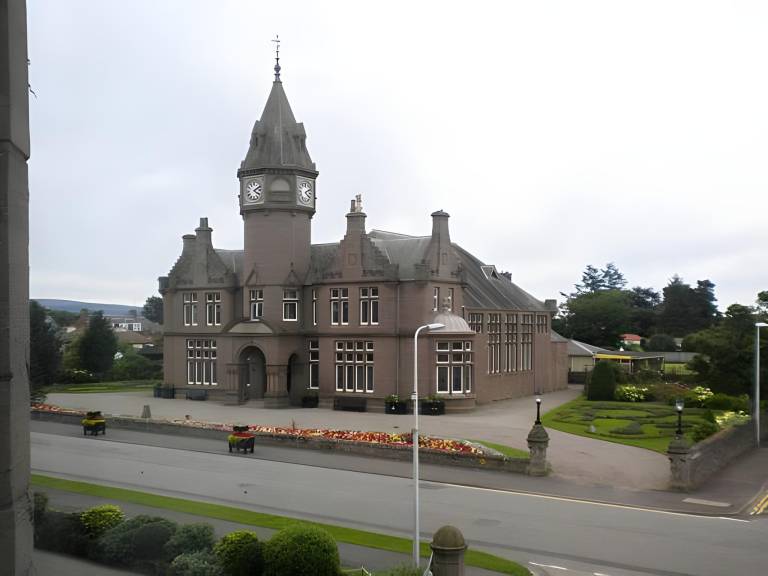 Glenesk Hotel