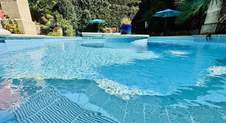 Holiday apartment with patio, garden & private pool — photo 3