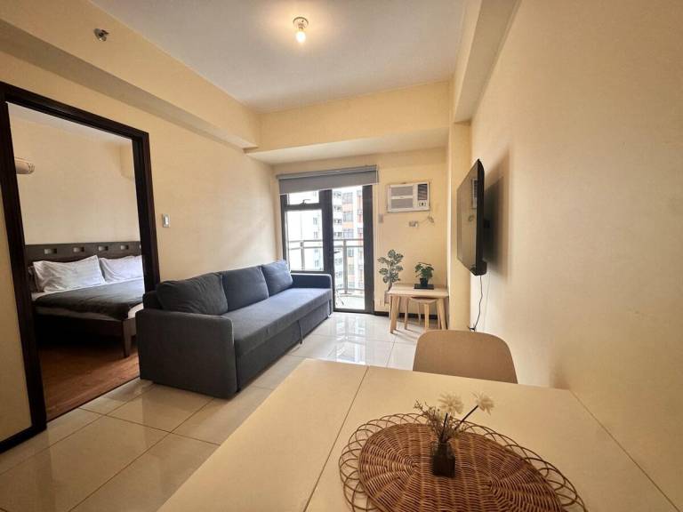 Vacation home with pool in Pasay