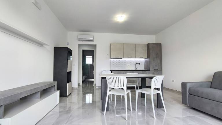 Apartment with patio | City view — photo 4