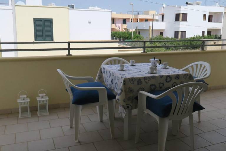 Holiday apartment with terrace — photo 2