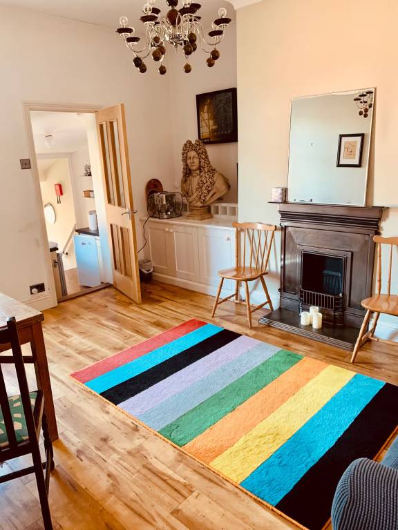 Bright 2-Bed Apartment with office in Newcastle — photo 5