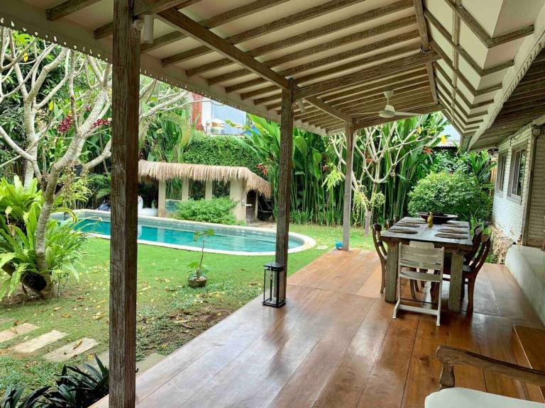 Villa with private pool, patio & garden | Perfect for remote work | Dogs allowed in Bali
