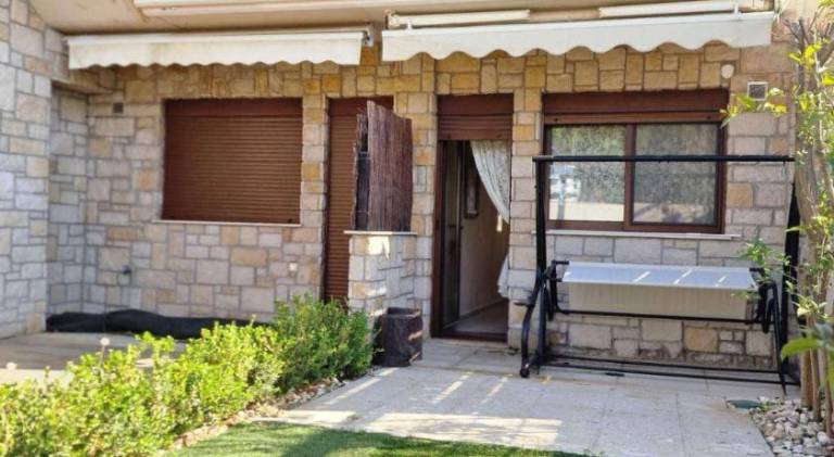 Apartment with terrace, pool & yard in Sithonia