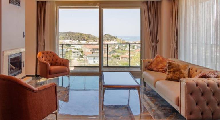 Villa with pool & hot tub — photo 2