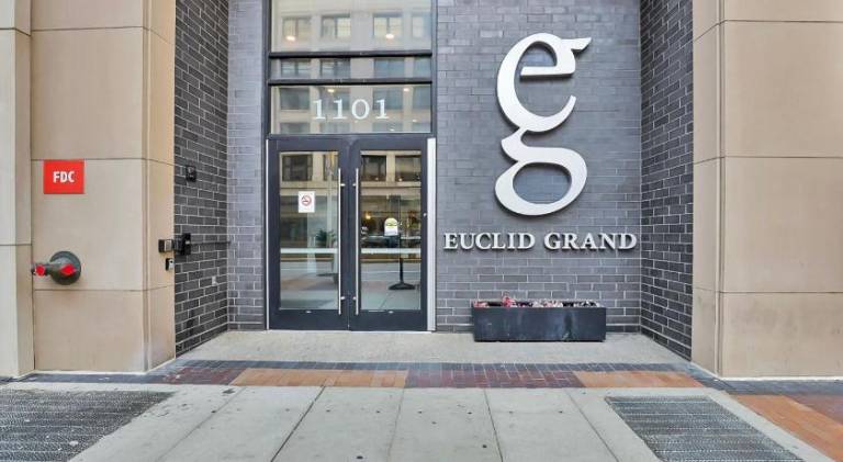 Luxury lofts, Downtown, Playhouse Sq, Near Stadium and Arena, Fire Pit, Rooftop deck, BBQ, Parking - in Cleveland, OH