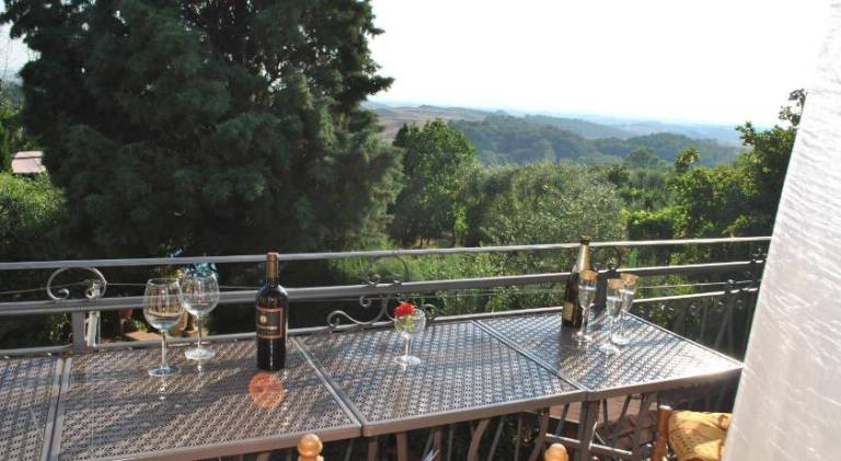 Pleasant farm with pool, patio & barbeque | Dogs allowed — photo 4