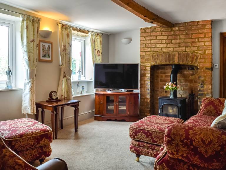 Family-oriented wonderful cottage with garden | River view | Pets are welcome — photo 3
