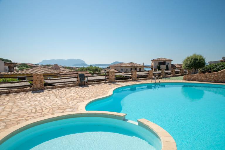 Holiday home 'Sardegnaot vista mare piscina e spa' with Pool and Whirlpool — photo 2