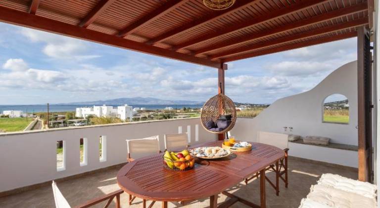 Serviced apartment with patio, garden & BBQ | Perfect for remote work — photo 2