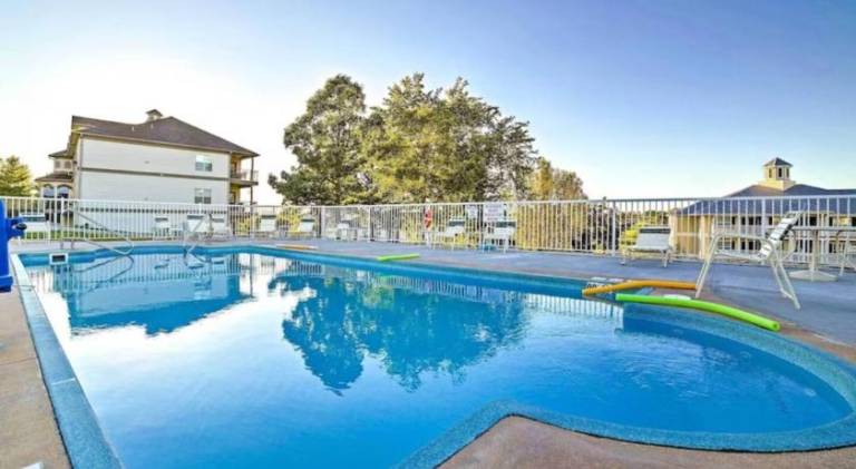 Holiday apartment with pool — photo 5