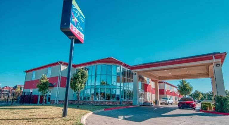 Express inn & suites — photo 4