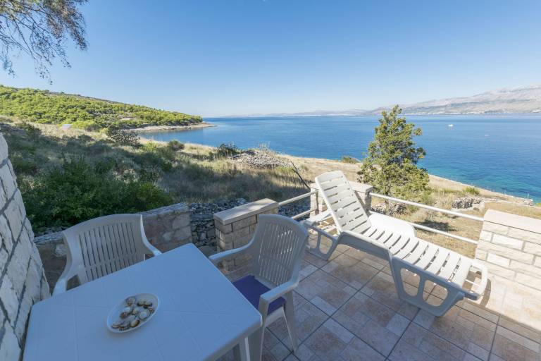 Vacation home with BBQ & garden — photo 3