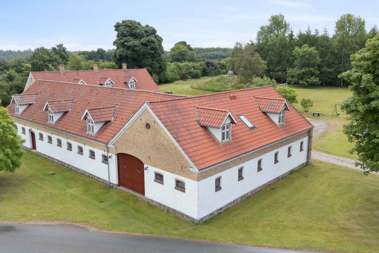 House with garden & barbeque | Water view — photo 2