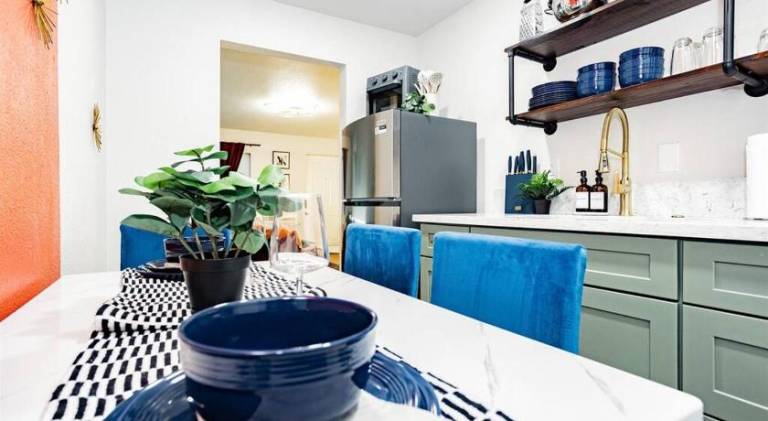 Star Motel Unit 4- Premier Downtown Hotel Luxury 1br Private Oasis — photo 5