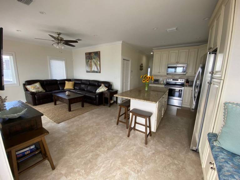 Vacation home with terrace & barbeque | Water view — photo 4