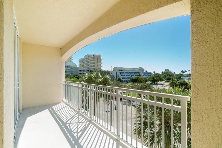 316S Serenity by the Sea Suite, 1 Bedroom and 2 Murphy beds close to Beach, Shops & Restaurants, Dog Friendly — photo 3