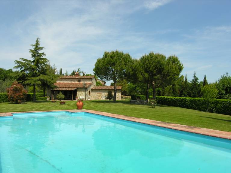 Family-oriented house with private pool, terrace & yard | Pets are welcome — photo 5