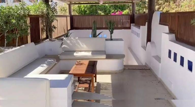 Serviced apartment with garden, terrace & pool — photo 5