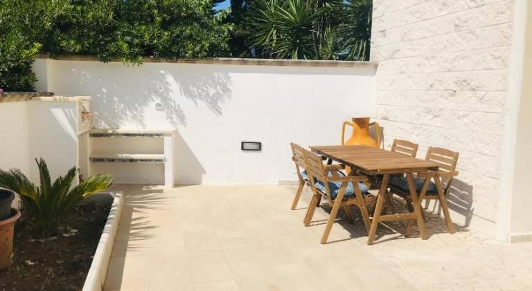 Vacation home with 2 rooms for 6 persons in Minervino di Lecce