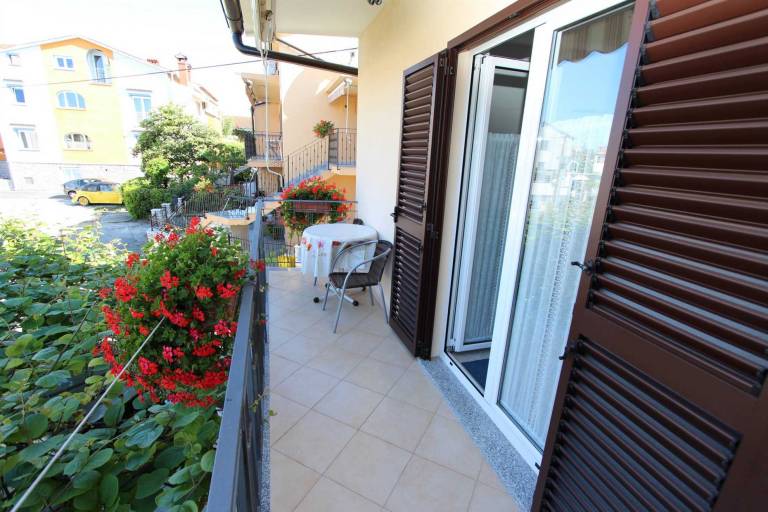 Holiday apartment with 2 rooms for 5 persons — photo 5