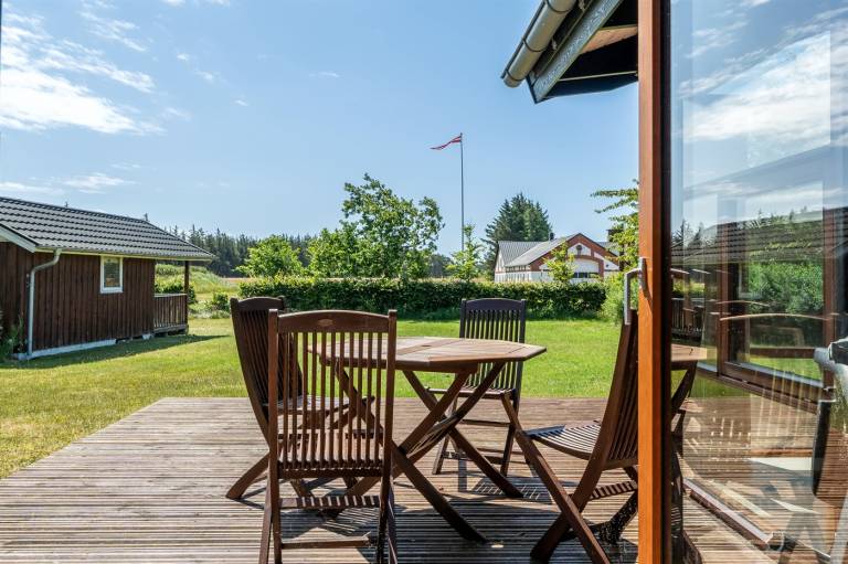 Vacation home with hot tub, terrace & barbecue — photo 3