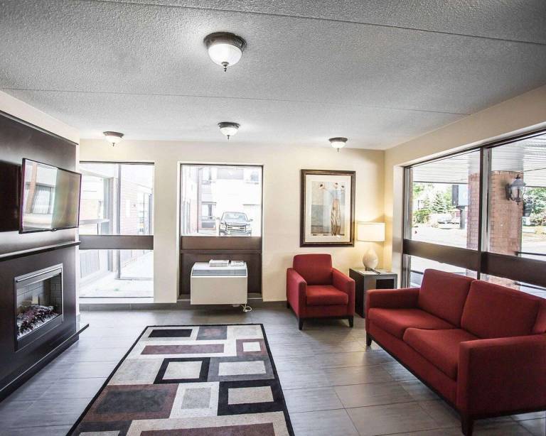 Comfort Inn West — photo 4