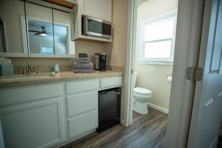 Cottage on Armstrong — photo 5