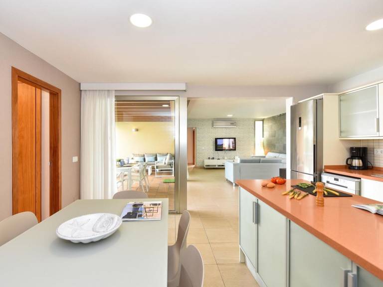 House with private pool, garden & terrace | Mountain view — photo 4