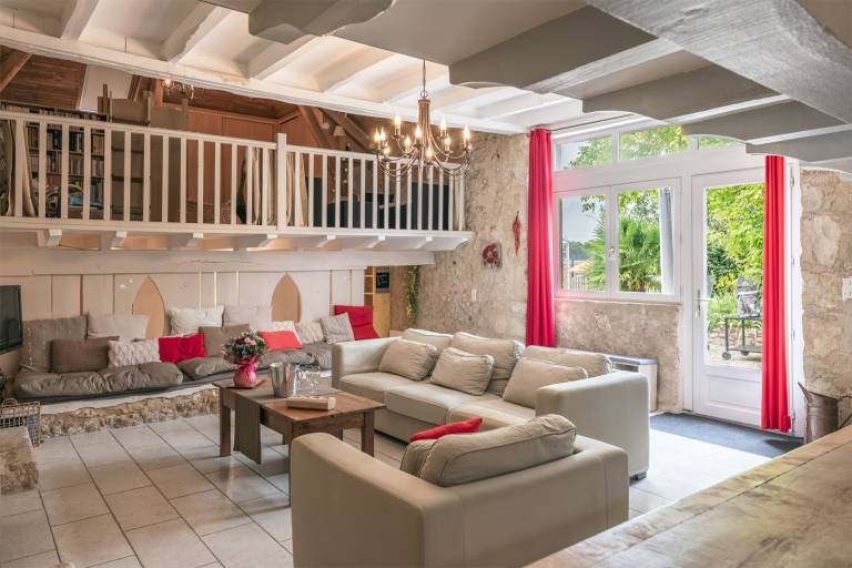 La Jandrine – Charming House with Private Heated Pool and Large Enclosed Garden — photo 2